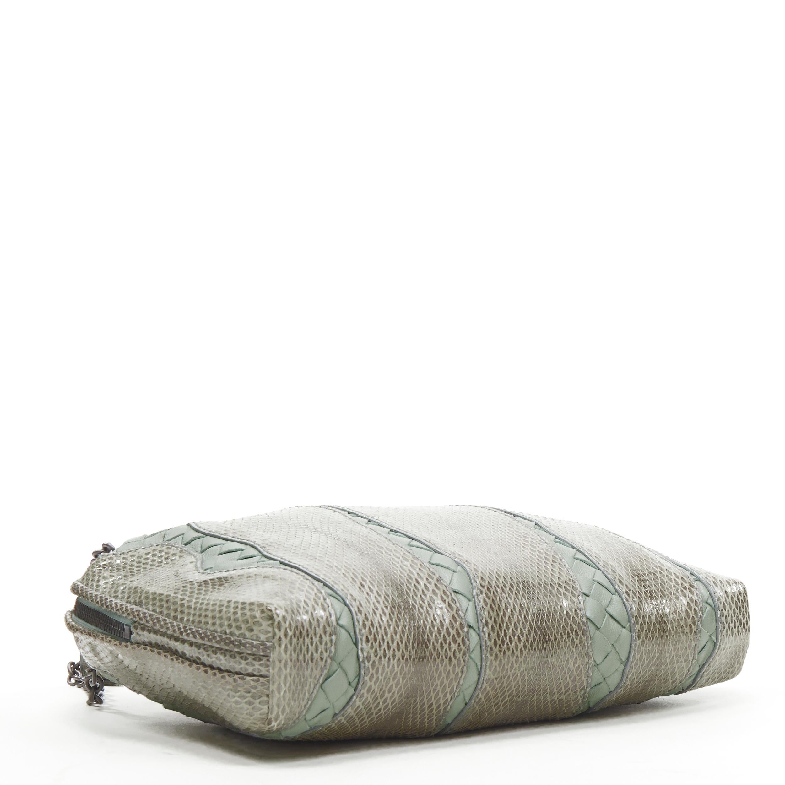 BOTTEGA VENETA Sac à bandoulière tressé Intrecciato vert serpent Ayers avec fermeture éclair sur le dessus en vente 1