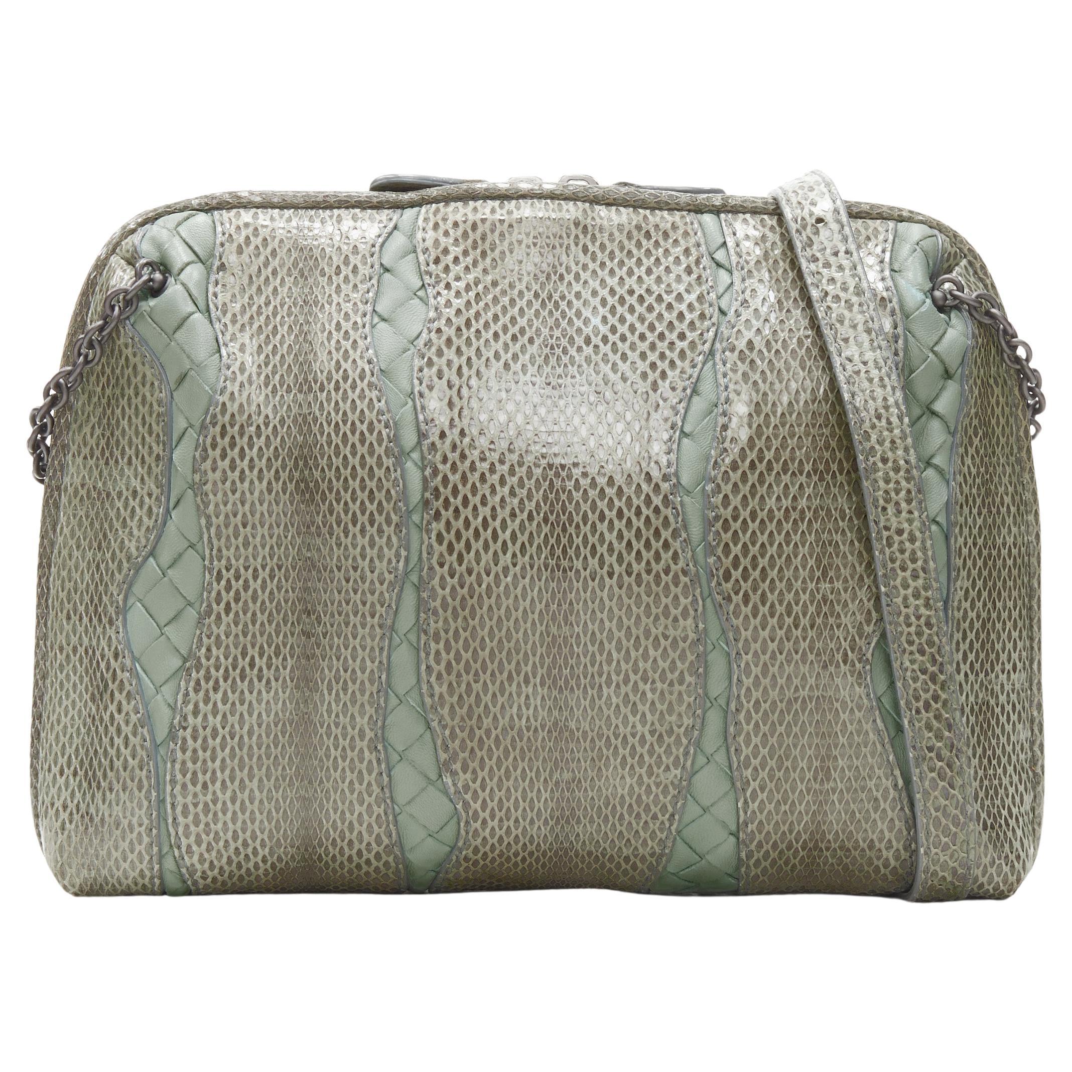 BOTTEGA VENETA Ayers Aquarellgrüne Intrecciato Crossbody-Tasche mit Reißverschluss oben