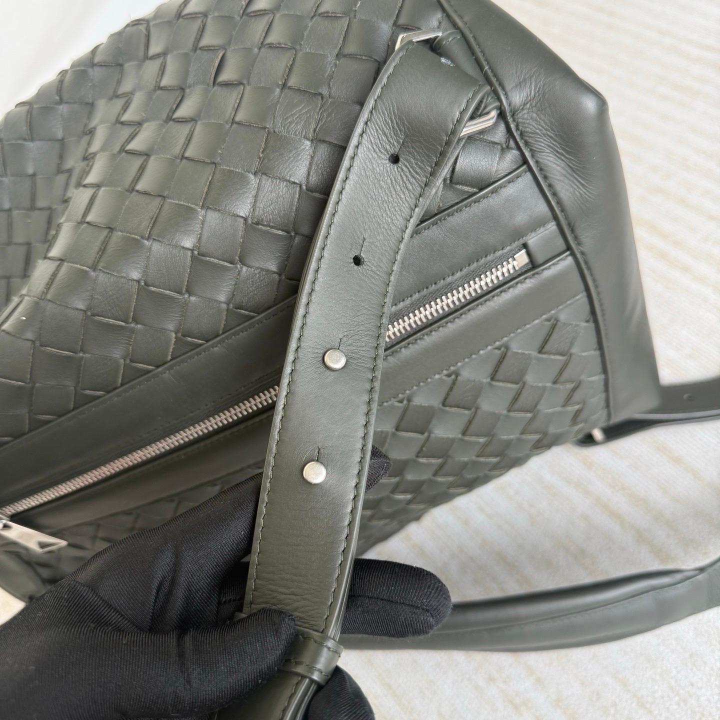 Sac à dos Bottega Veneta Cuir Intrecciato vert foncé en vente 10