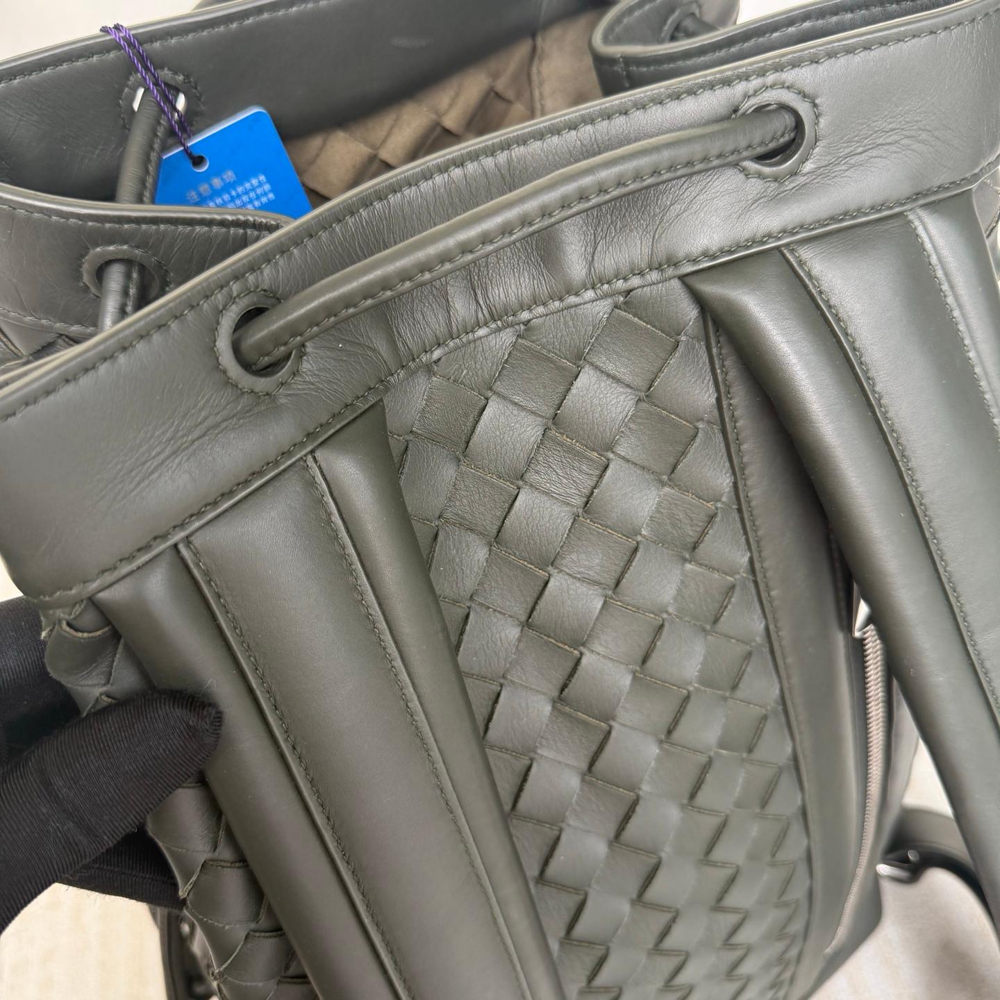 Sac à dos Bottega Veneta Cuir Intrecciato vert foncé en vente 2