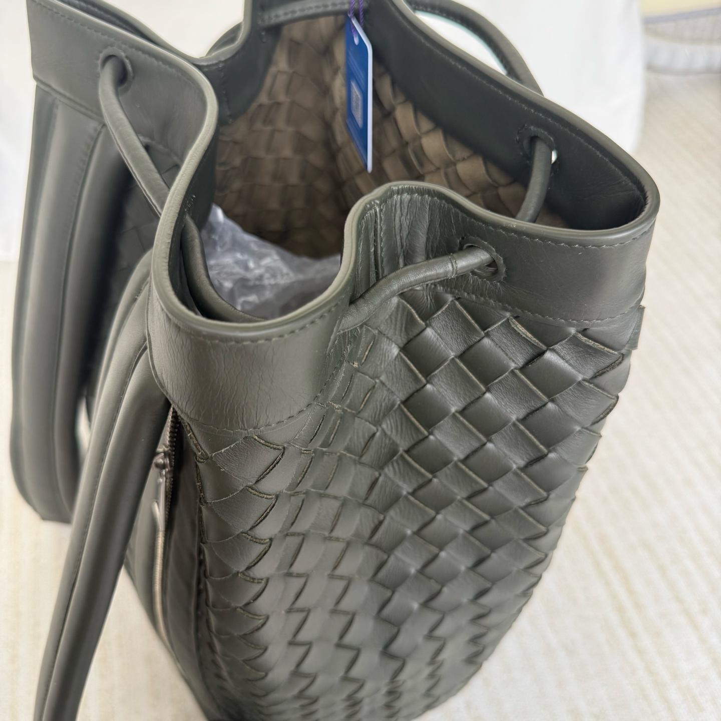 Sac à dos Bottega Veneta Cuir Intrecciato vert foncé en vente 3