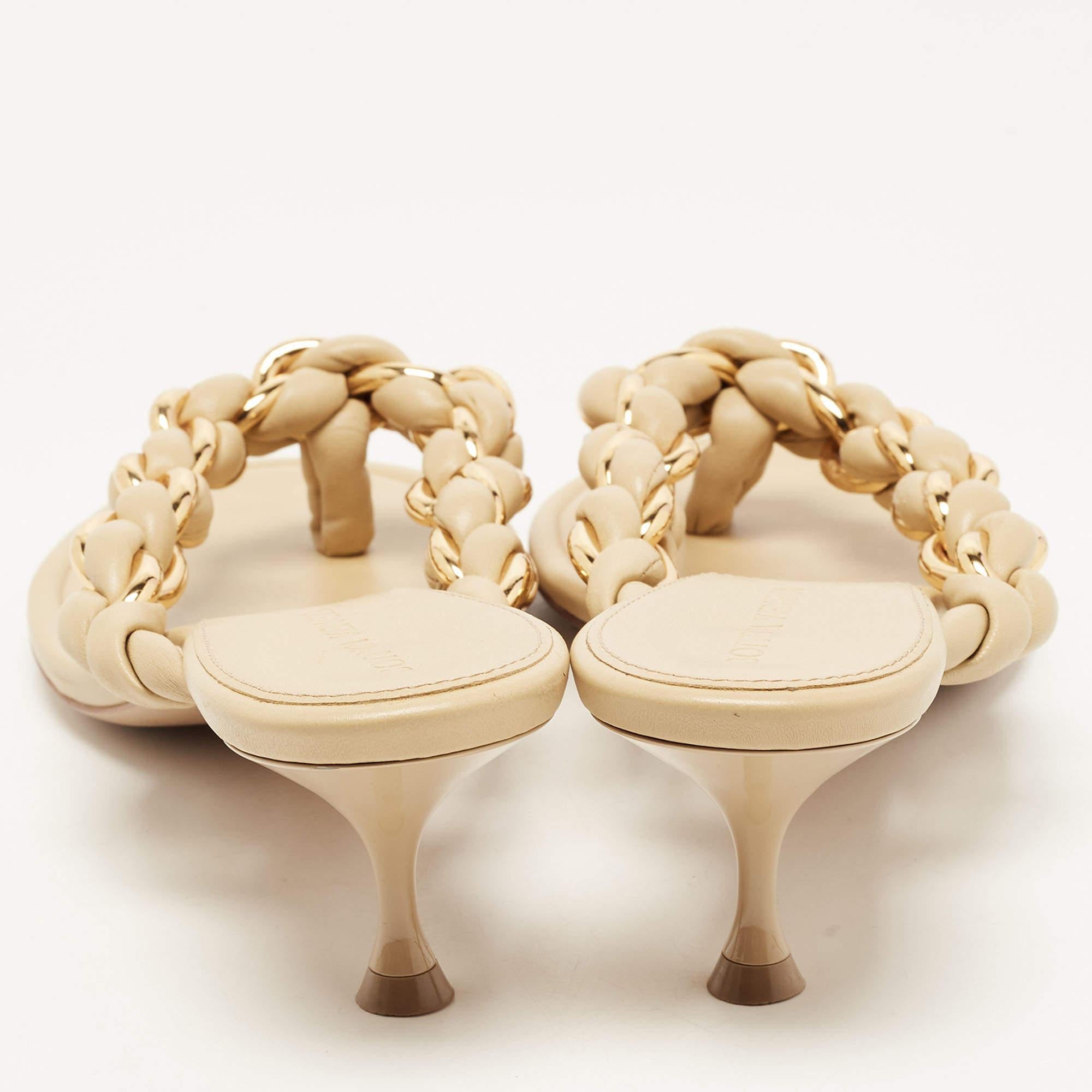 Wear these designer sandals to spruce up any outfit. They are versatile, chic, and can be easily styled. Made using quality materials, these sandals are well-built and long-lasting.

