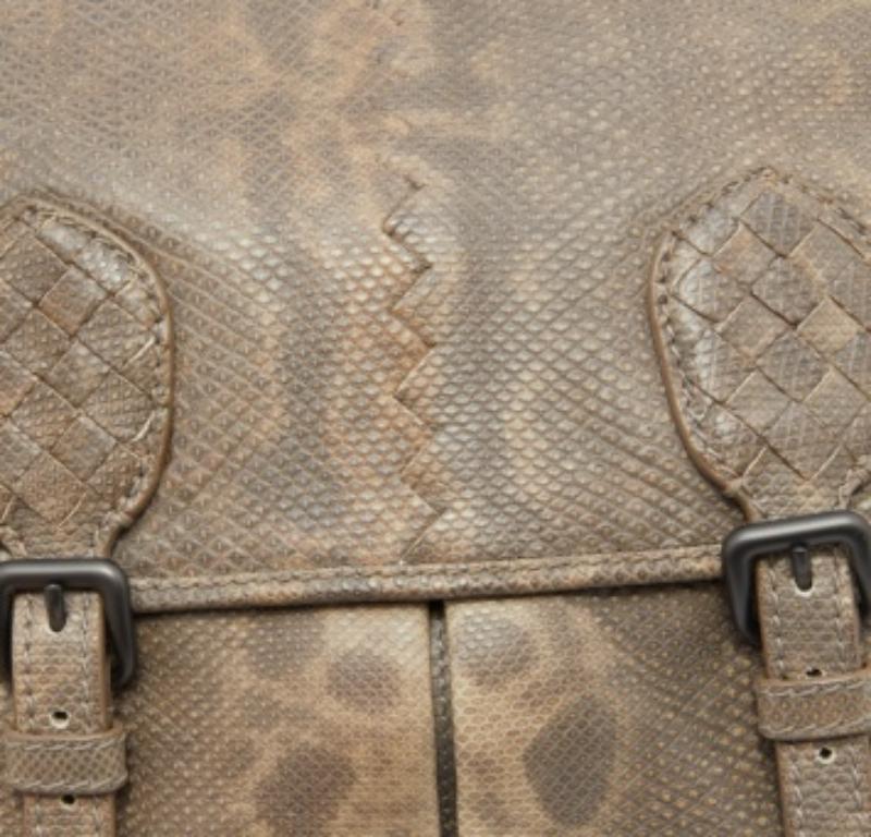 Bottega Veneta Beige/Brown Karung Leather Gardena Messenger Bag Bon état - En vente à Dubai, Al Qouz 2