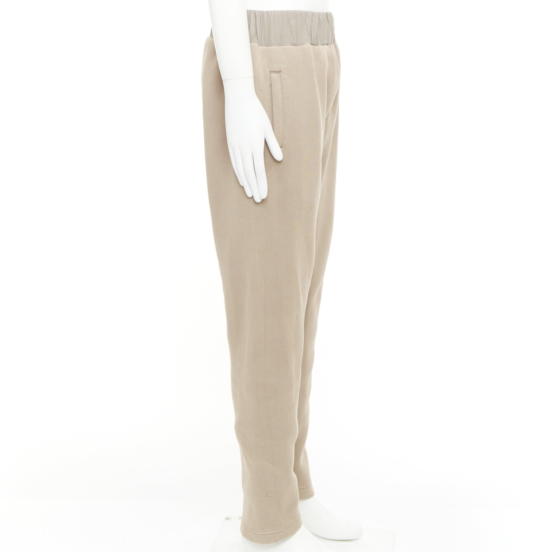 Bottega Veneta pantaloni jogger elasticizzati a contrasto beige IT48 M
Riferimento: CNLE/A00469
Marchio: Bottega Veneta
Materiale: Cotone, misto
Colore: kaki
Modello: Tinta unita
Chiusura: elastica
Prodotto in: Italia

CONDIZIONE:
Condizioni: