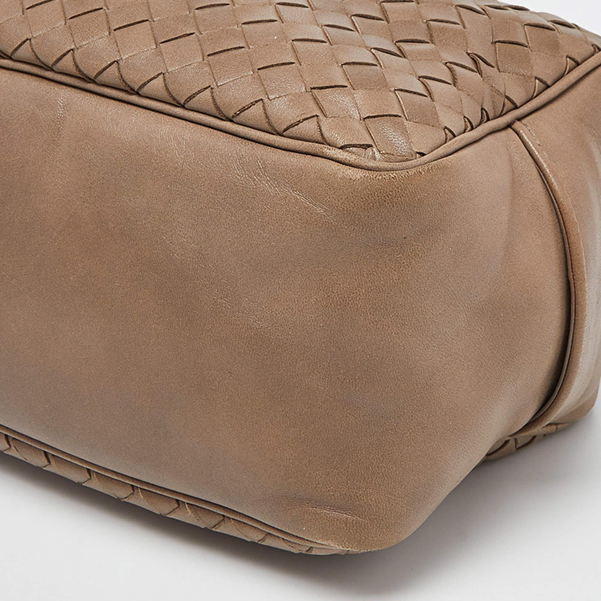 Bottega Veneta Beige Intrecciato Leather Boston Bag For Sale 6