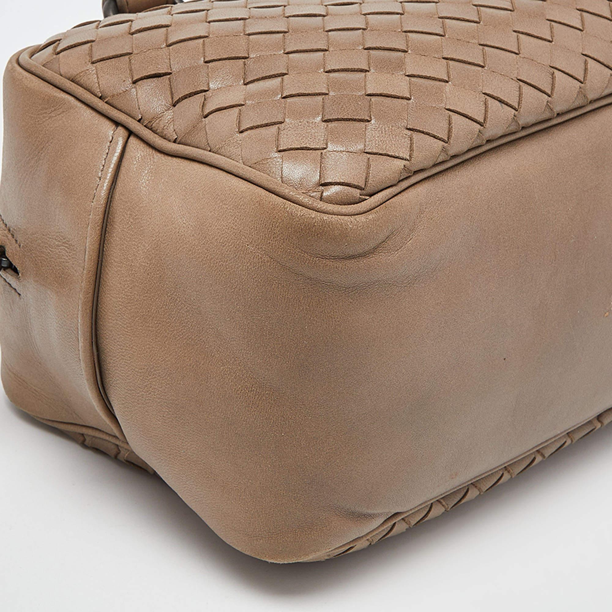 Bottega Veneta Beige Intrecciato Leather Boston Bag For Sale 3