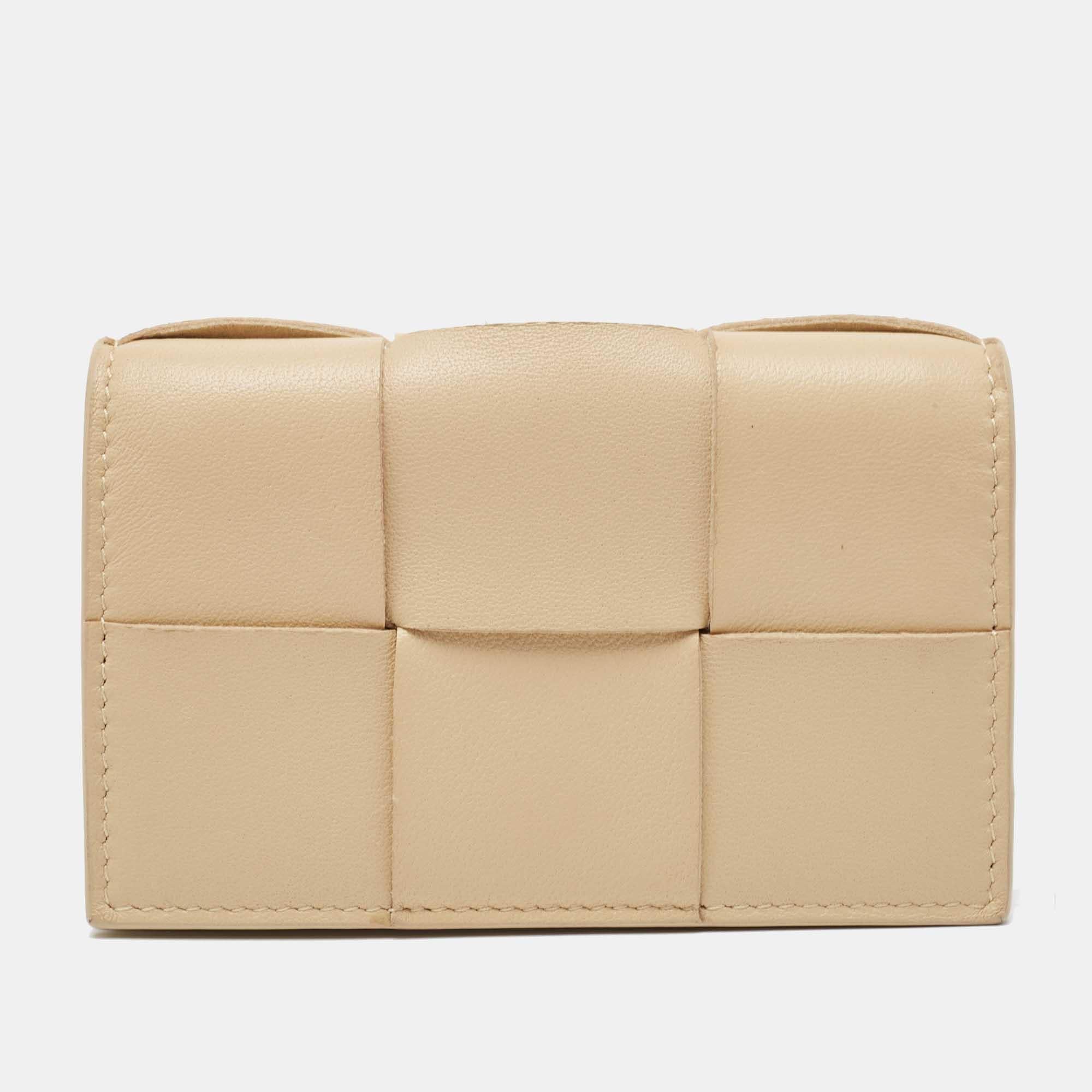 Designed by Bottega Veneta, this card case made from leather is the perfect accessory to keep your cards in proper order. It is woven using the Intrecciato weave for a luxe look.

