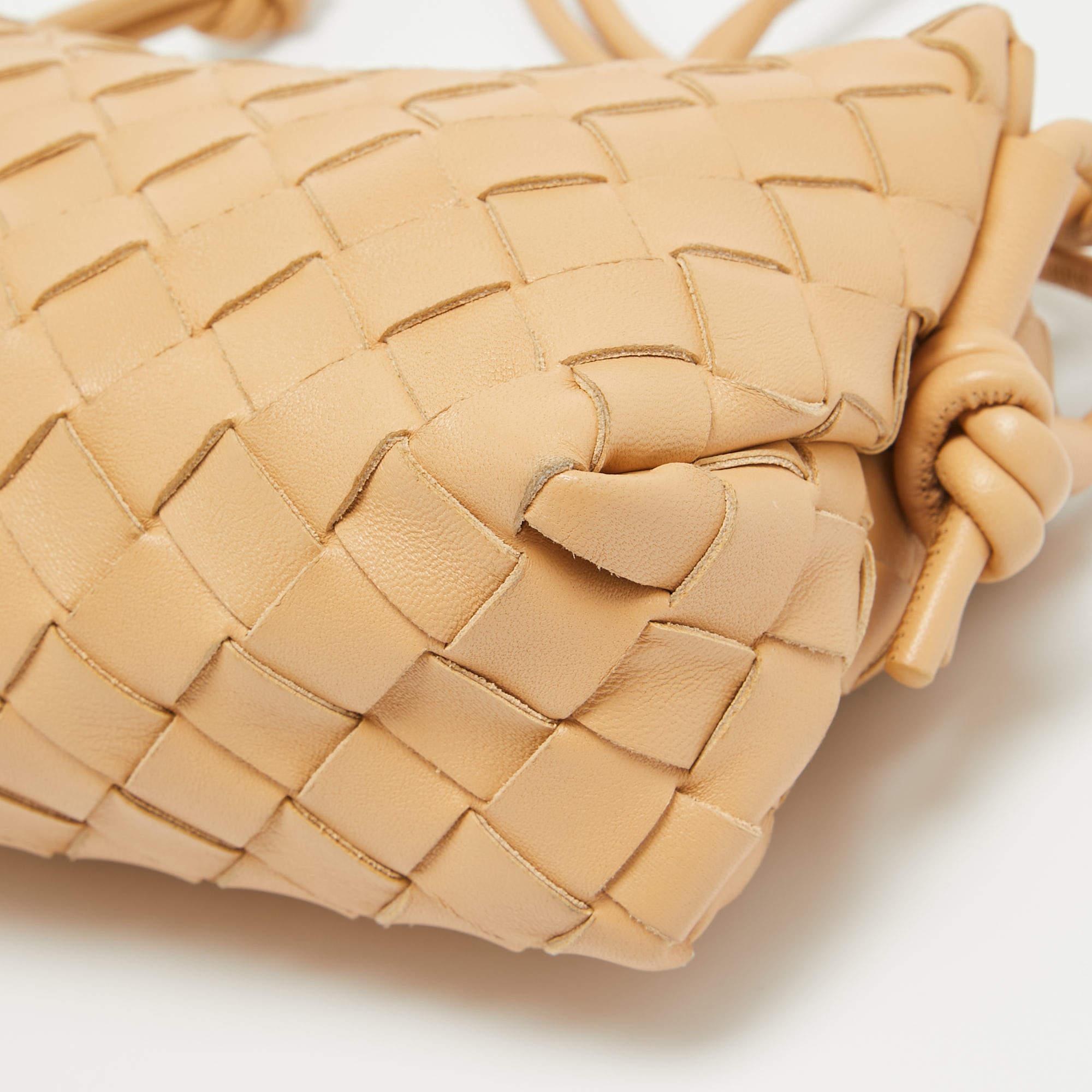 Bottega Veneta Beige Intrecciato Leather Mini Loop Crossbody Bag For Sale 4