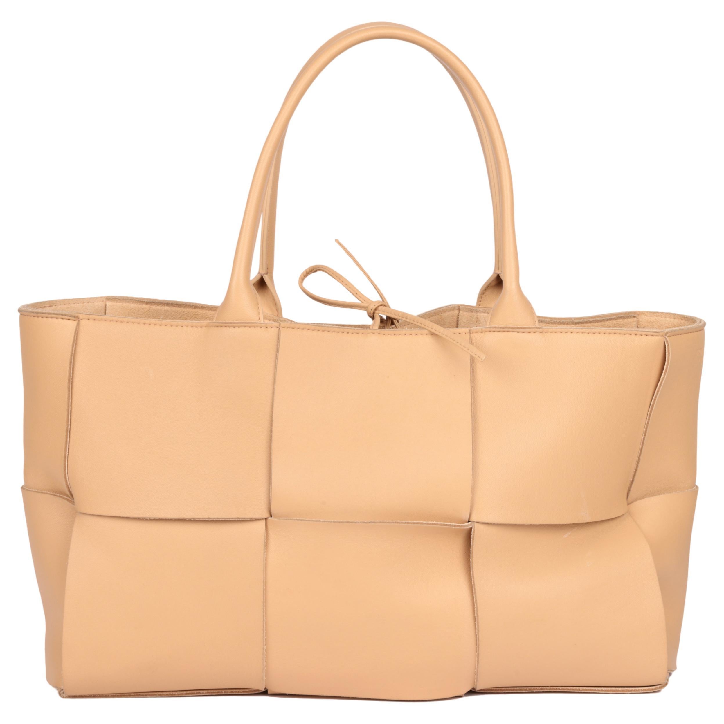 Bottega Veneta Beige Lambskin Leather Medium Acro Tote Bag For Sale