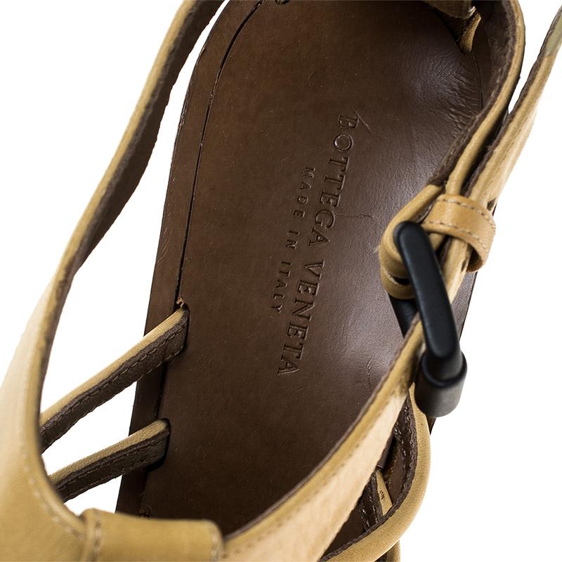 Bottega Veneta Beige Leather Cutout Platform Ankle Strap Sandals Size 37.5 In Good Condition For Sale In Dubai, Al Qouz 2