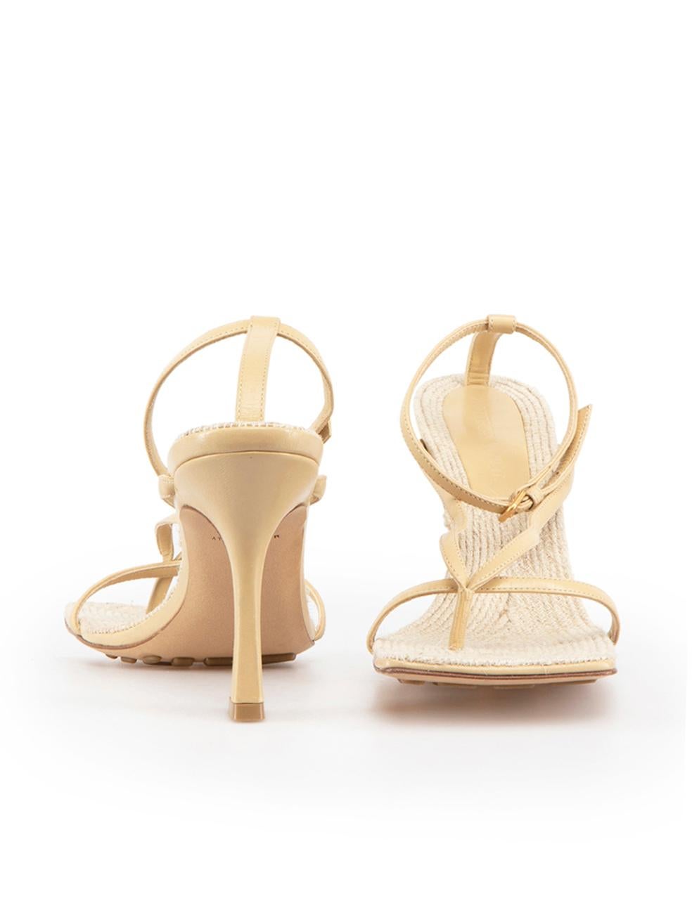 Bottega Veneta Beige Leather Heeled Thong Sandals Size IT 37 In Good Condition For Sale In London, GB