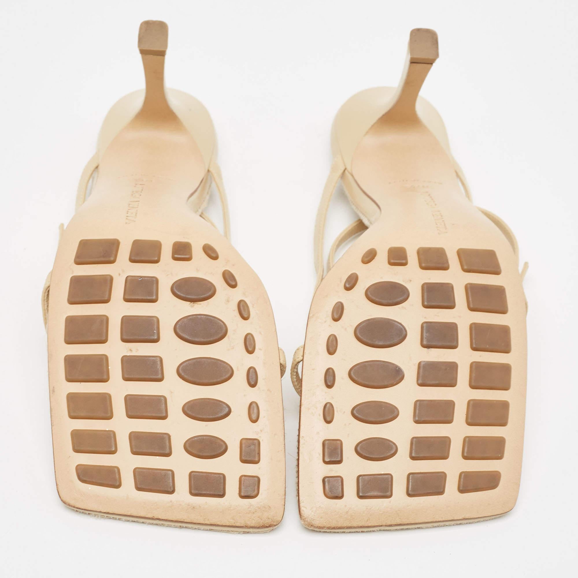 Bottega Veneta Beige Leather Stretch Thong Ankle Strap Sandals Size 38.5 For Sale 2
