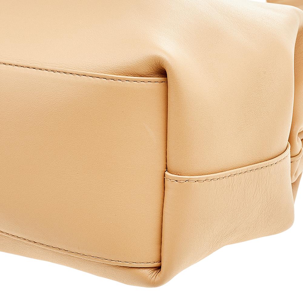 Bottega Veneta Beige Leather The Triangle Shoulder Bag In Good Condition In Dubai, Al Qouz 2