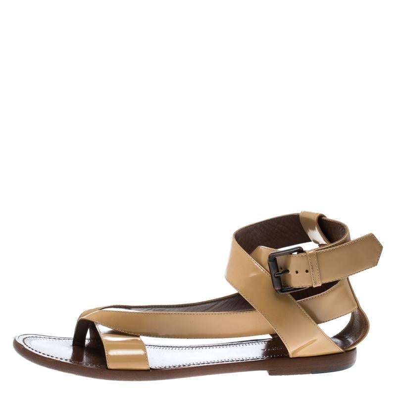 Bottega Veneta Beige Leather V Strap Flat Sandals Size 40 In Good Condition In Dubai, Al Qouz 2