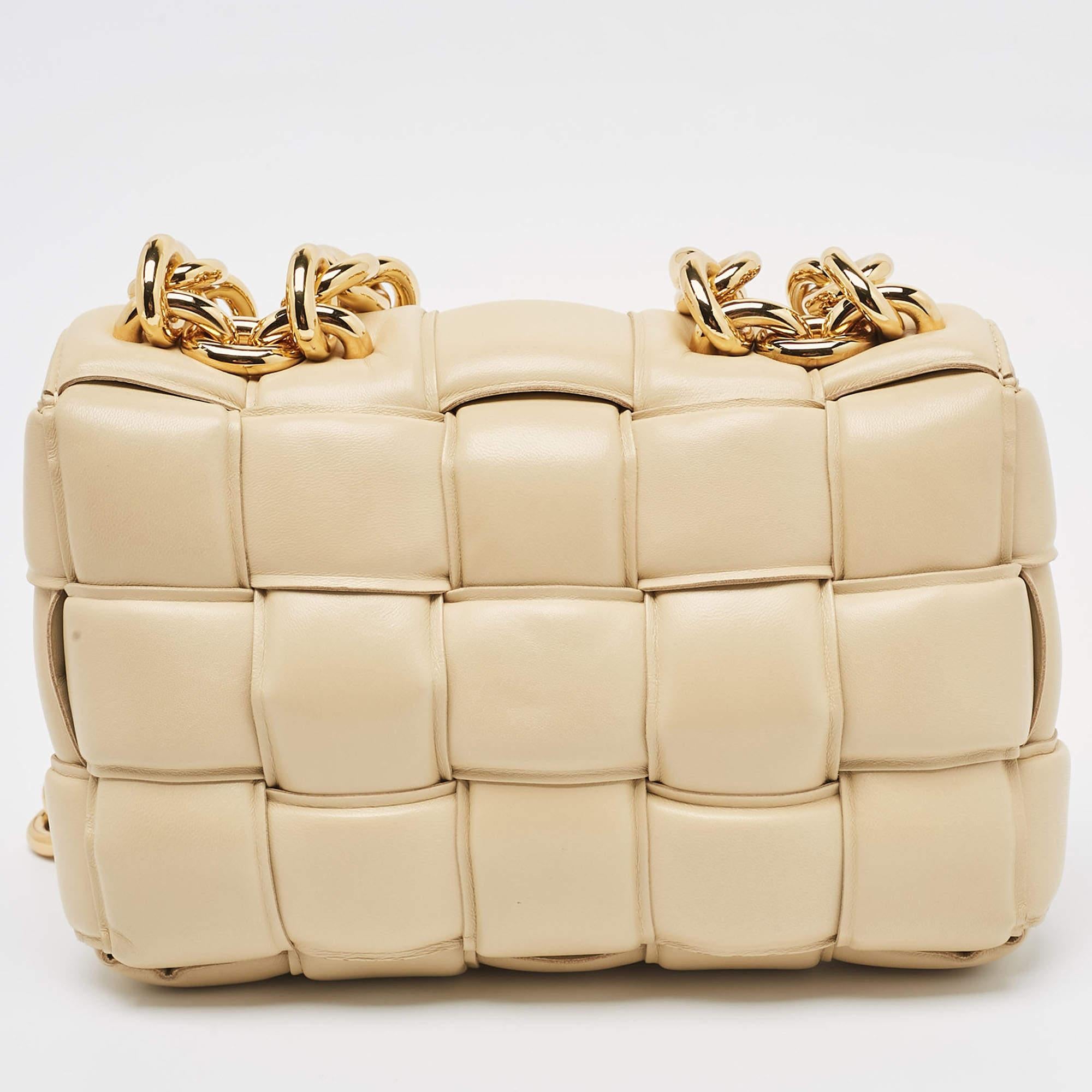 Women's Bottega Veneta Beige Padded Leather Cassette Chain Shoulder Bag For Sale