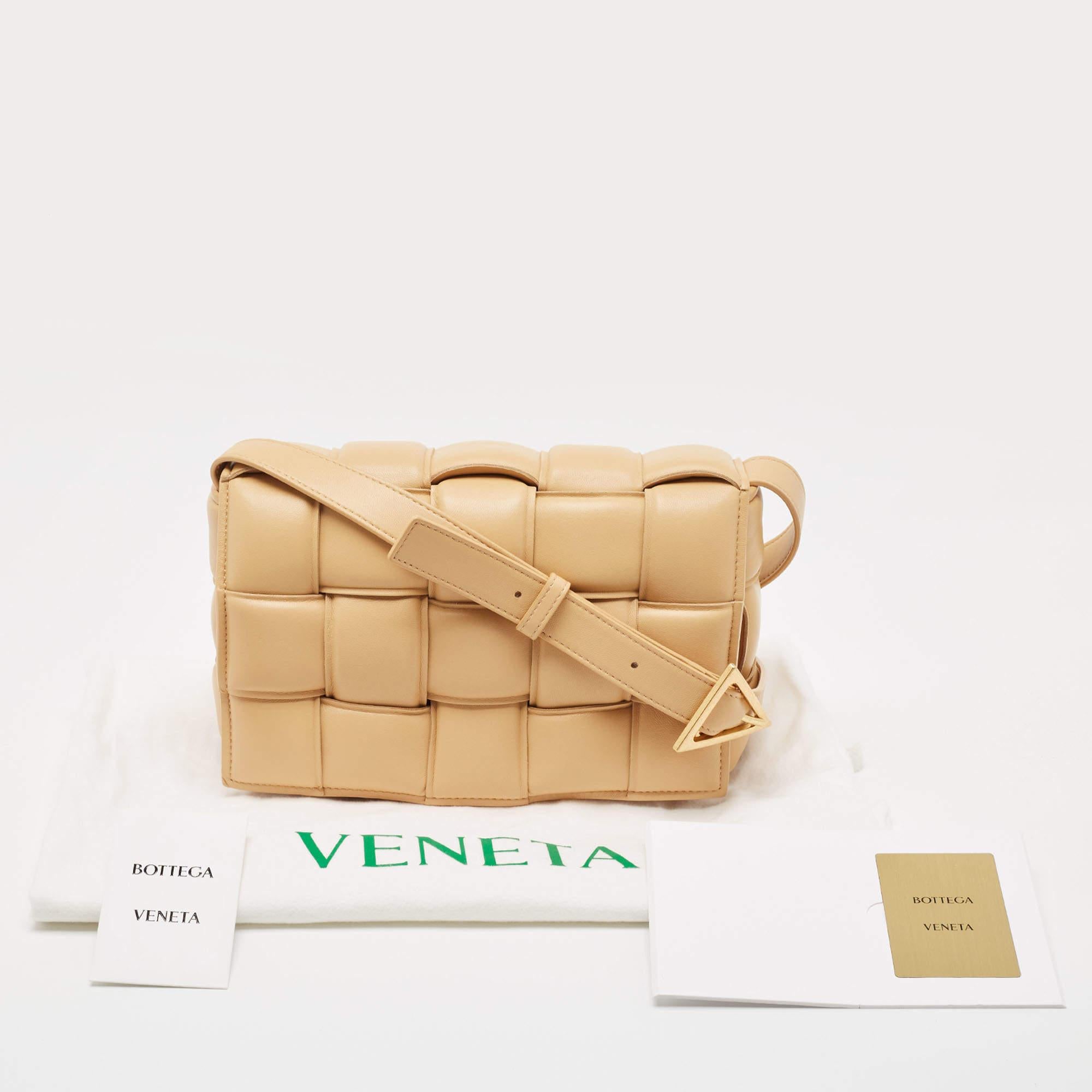 Bottega Veneta Beige Padded Leather Cassette Shoulder Bag For Sale 11