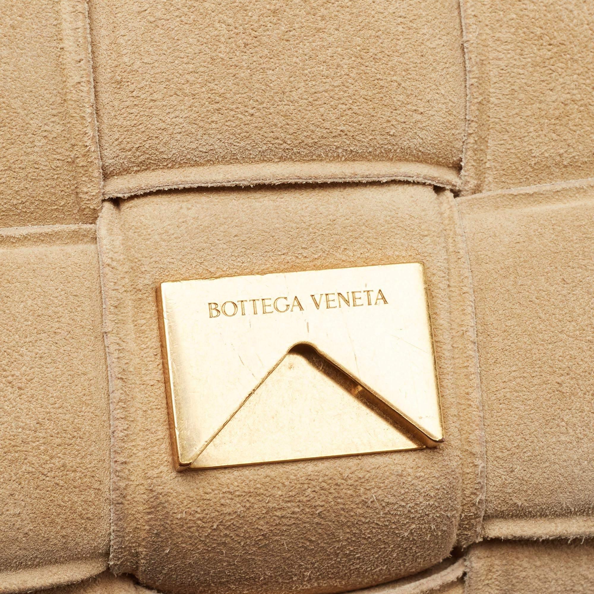 Bottega Veneta Beige Padded Suede Cassette Shoulder Bag For Sale 4