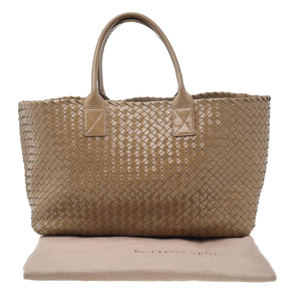 Bottega Veneta Beige Patent Intrecciato Leather Cabat Tote 7