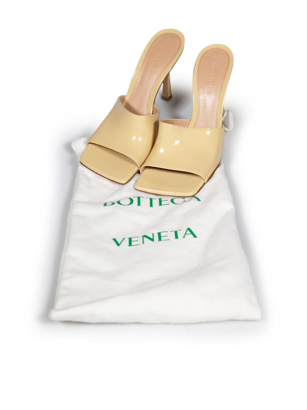 Bottega Veneta Beige Patent Leather Stretch Mules Size IT 38 For Sale 1