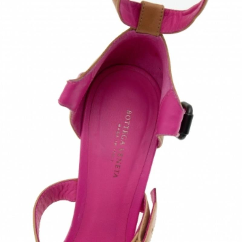 Bottega Veneta Sandalias de piel beige/rosa con correa al tobillo y puntera abierta talla 37.5 Rosa en venta