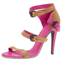 Bottega Veneta Sandalias de piel beige/rosa con correa al tobillo y puntera abierta talla 37.5