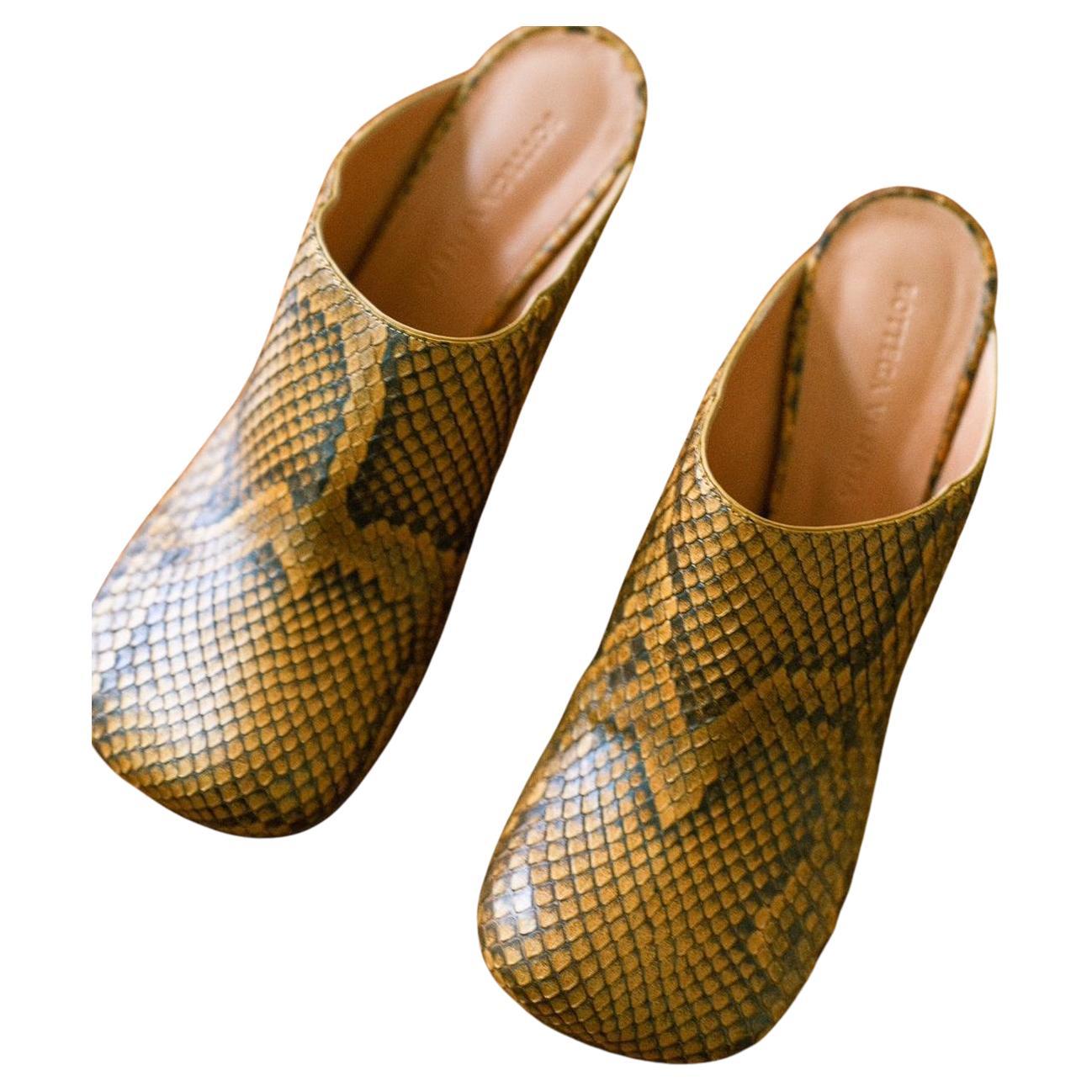 Bottega Veneta Beige snake skin Leather mules RRP £990 Square toe  Taille 37  