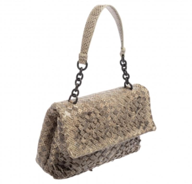  Bottega Veneta - Sac à bandoulière Olimpia en peau de serpent beige Pour femmes 