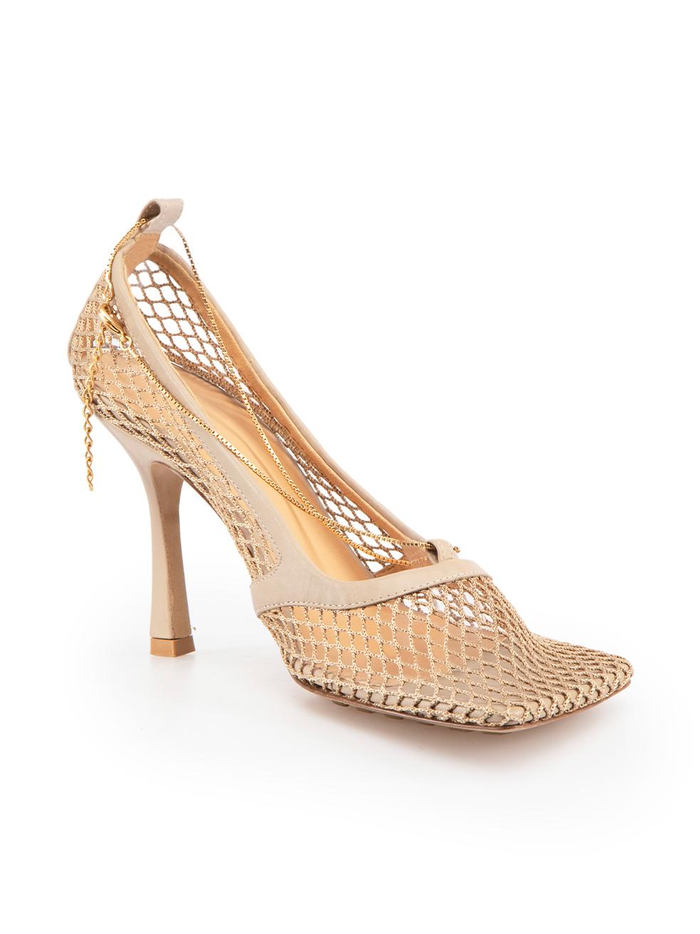 CONDITION is Very good. Minimal wear to shoes is evident. Minimal wear to the footbed with dark marks towards the heels on this used Bottega Veneta designer resale item.
 
 Details
 Stretch
 Beige
 Cloth mesh
 Sandals
 Square toe
 High heel
 Chain