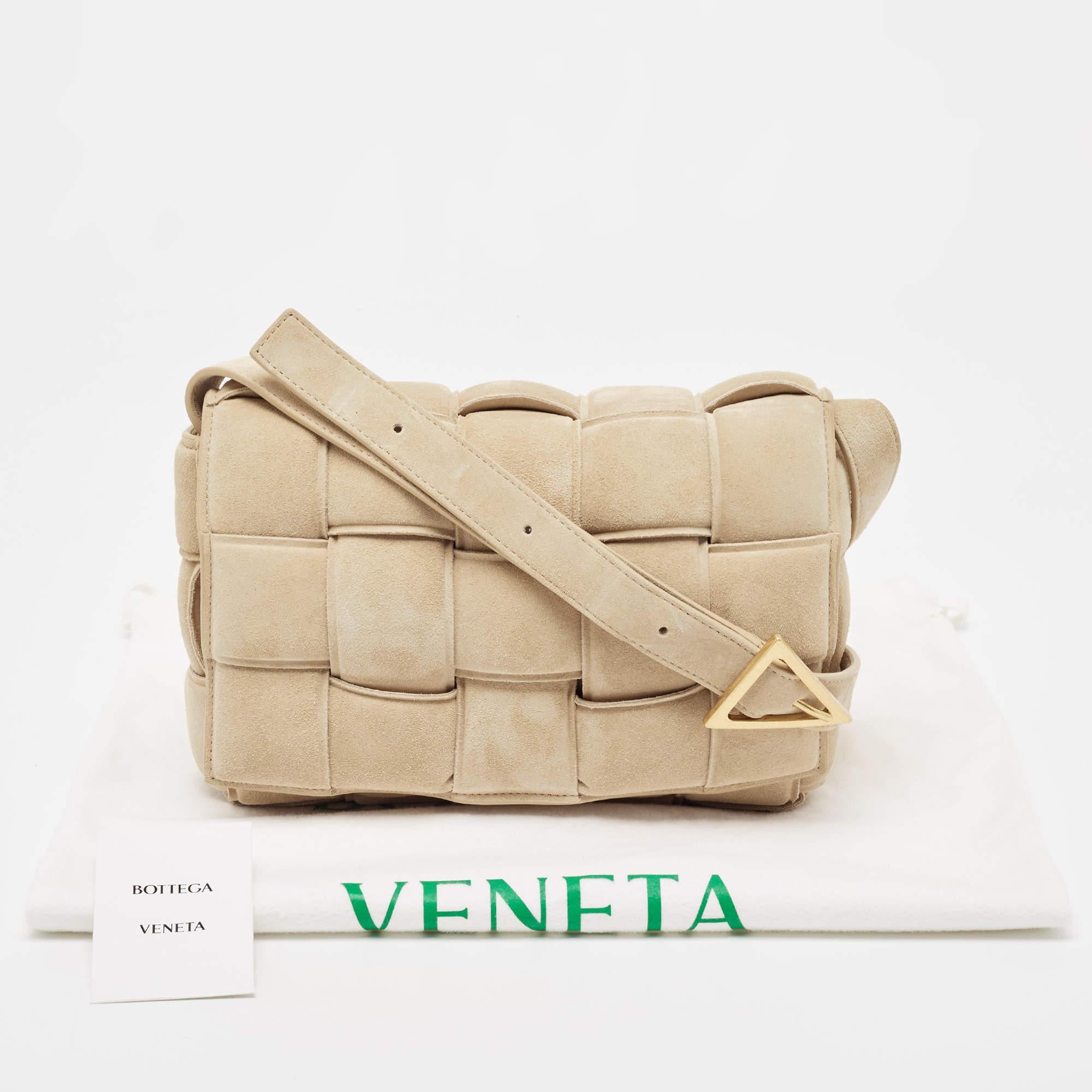 Bottega Veneta Beige Suede Intreccio Padded Cassette Flap Shoulder Bag For Sale 11