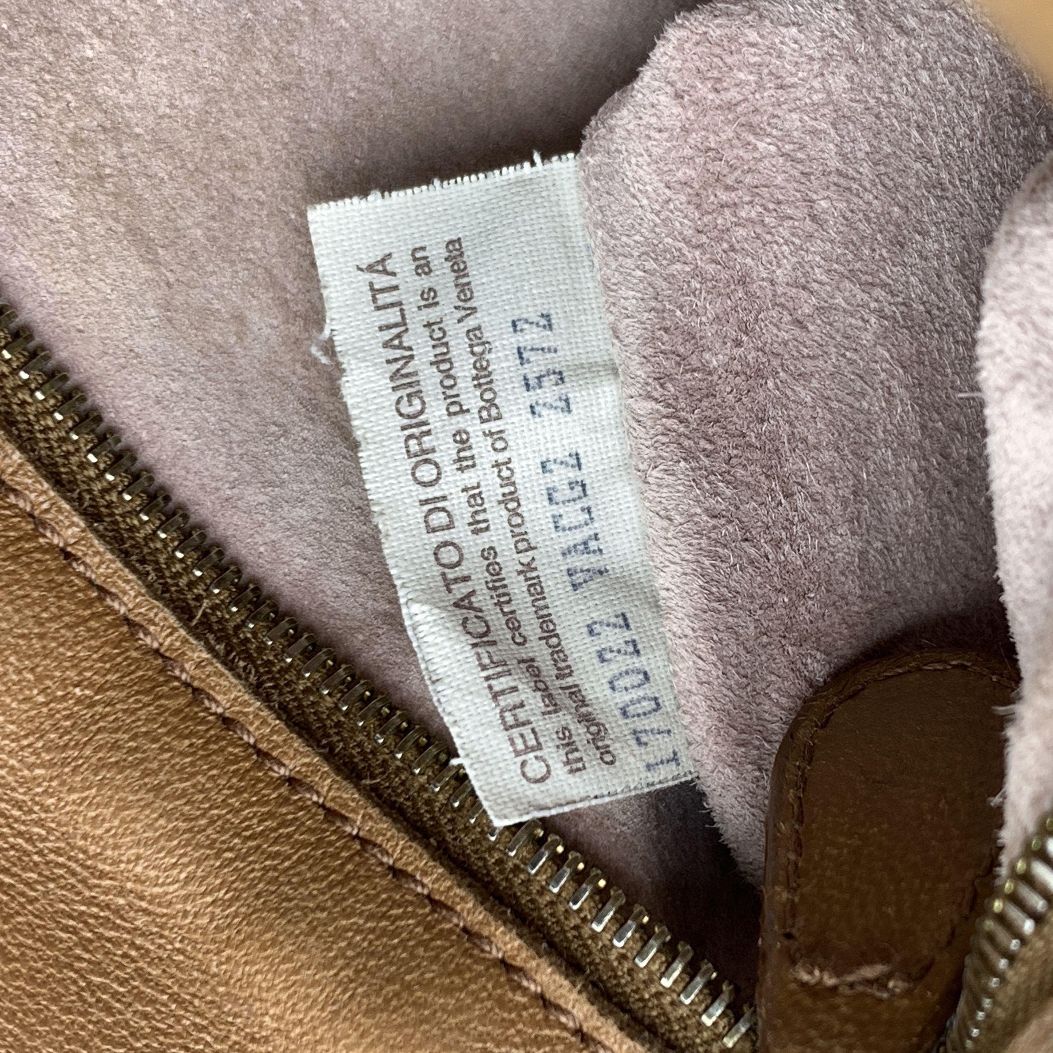 Bottega Veneta Bolso de hombro de piel recortada Intrecciato Beige Tejido en venta 3