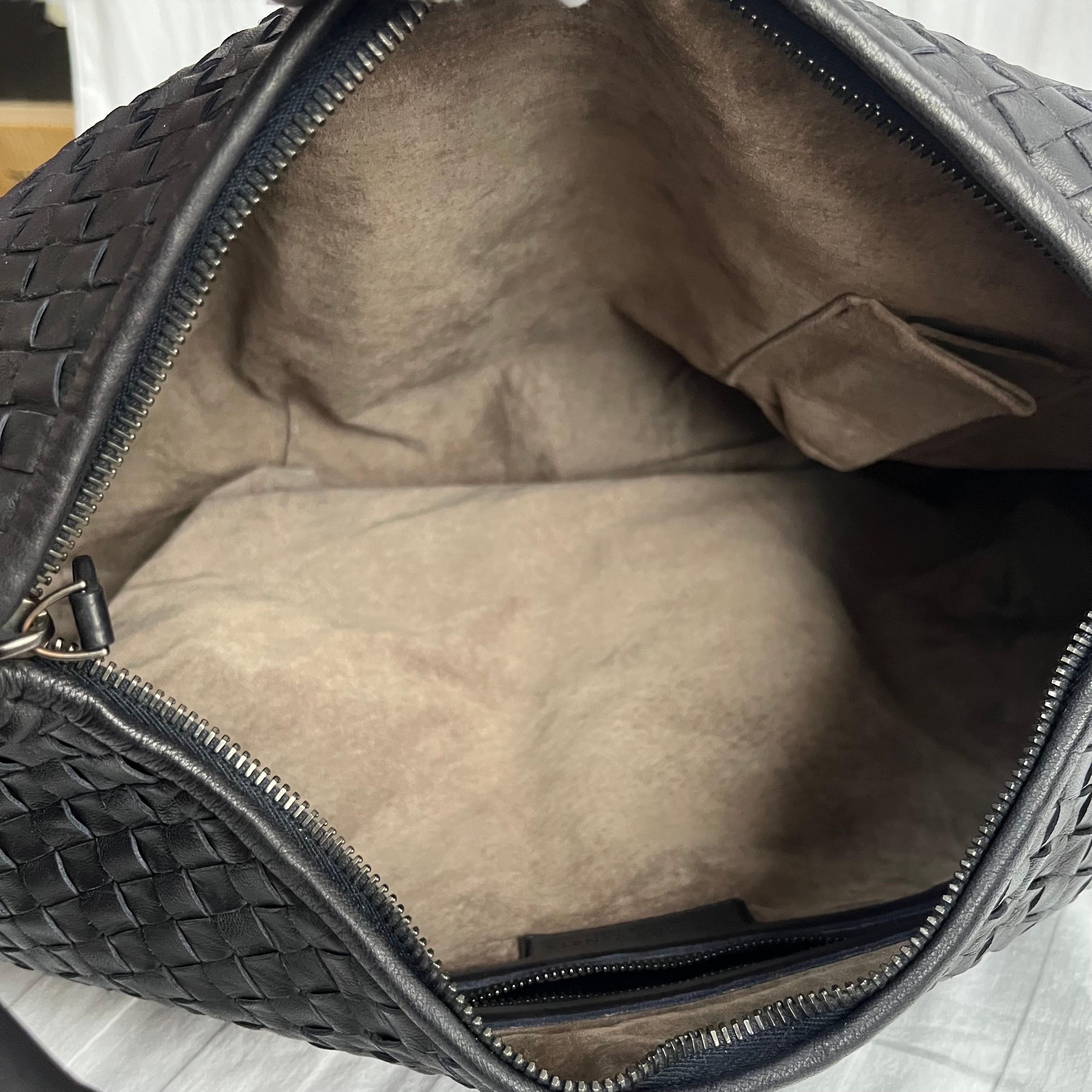 Bottega Veneta Belly Hobo Intrecciato Black Leather Maxi 50cm en vente 8