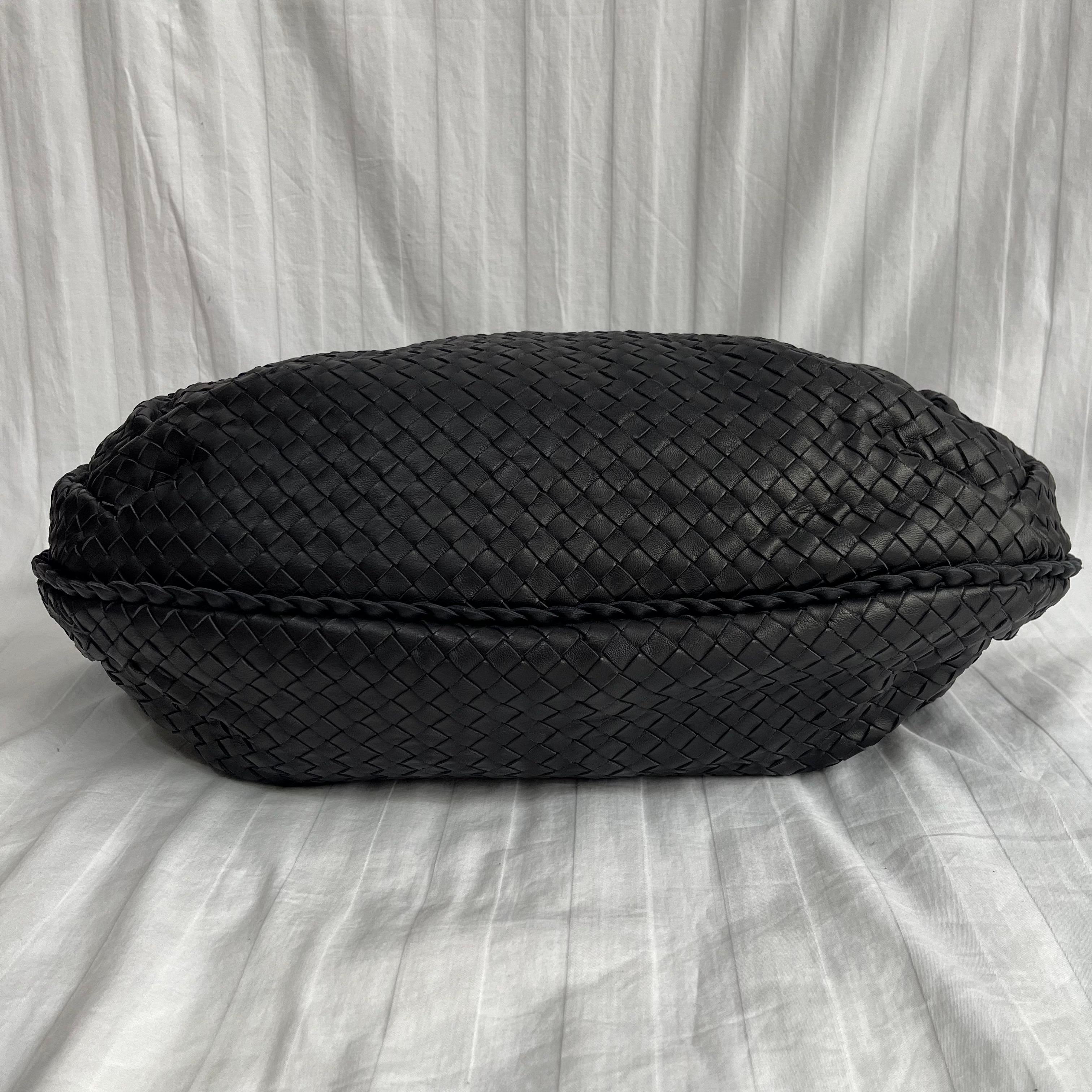 Bottega Veneta Belly Hobo Intrecciato Black Leather Maxi 50cm en vente 2