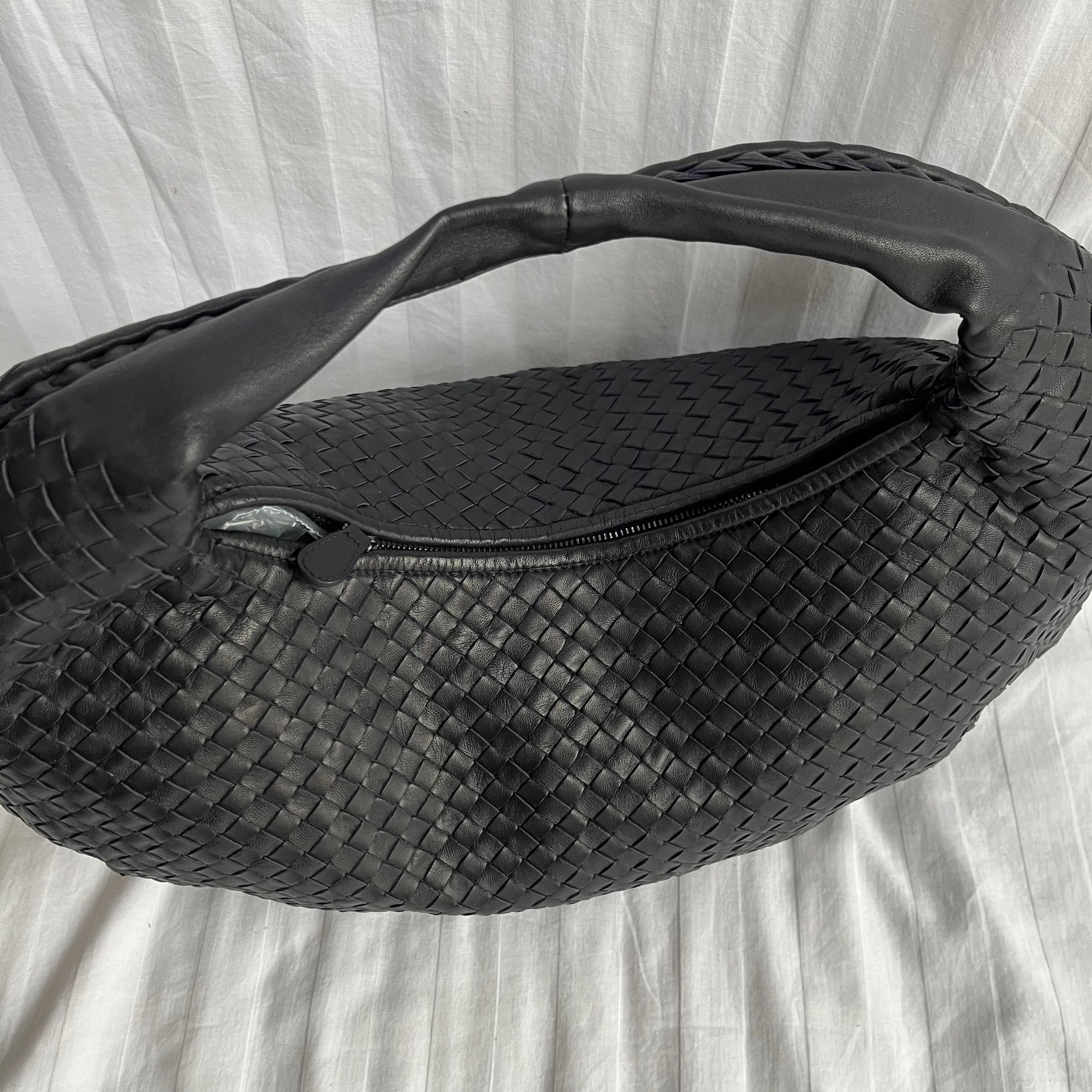 Bottega Veneta Belly Hobo Intrecciato Black Leather Maxi 50cm en vente 3