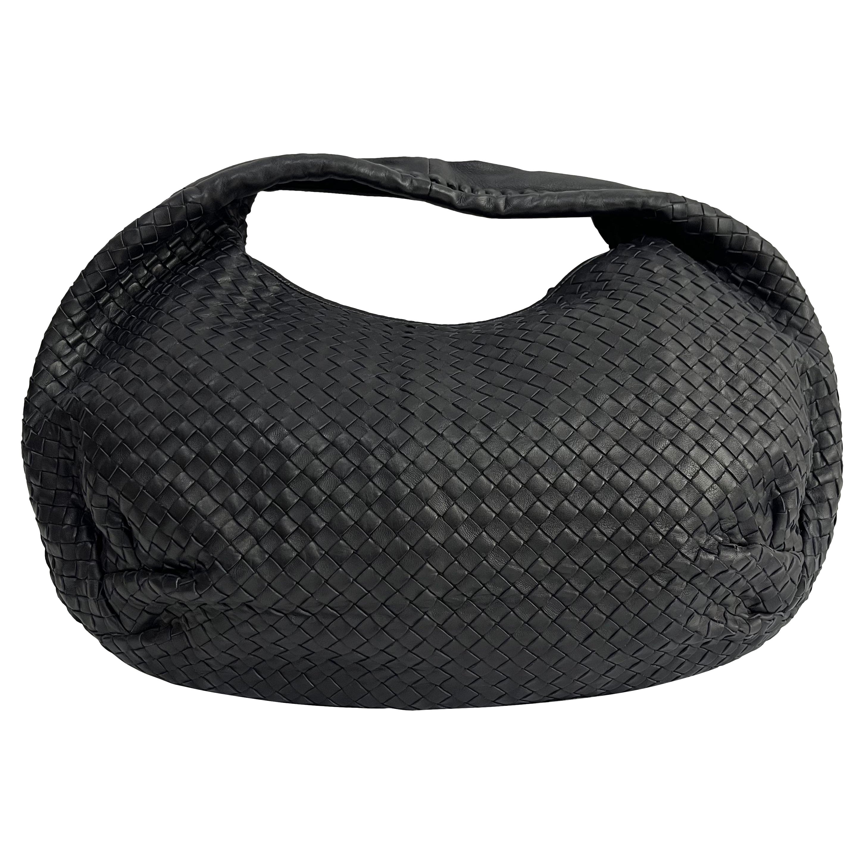 Bottega Veneta Belly Hobo Intrecciato in pelle nera Maxi 50cm