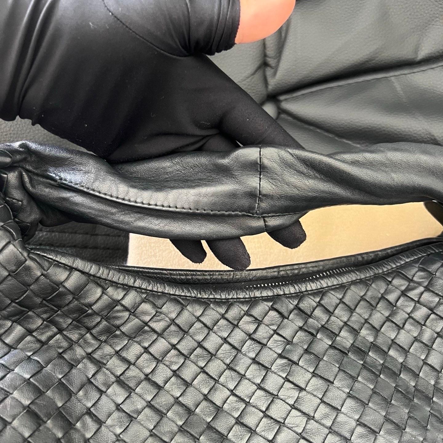 Bottega Veneta Belly Hobo Intrecciato Black Maxi 50cm For Sale 1