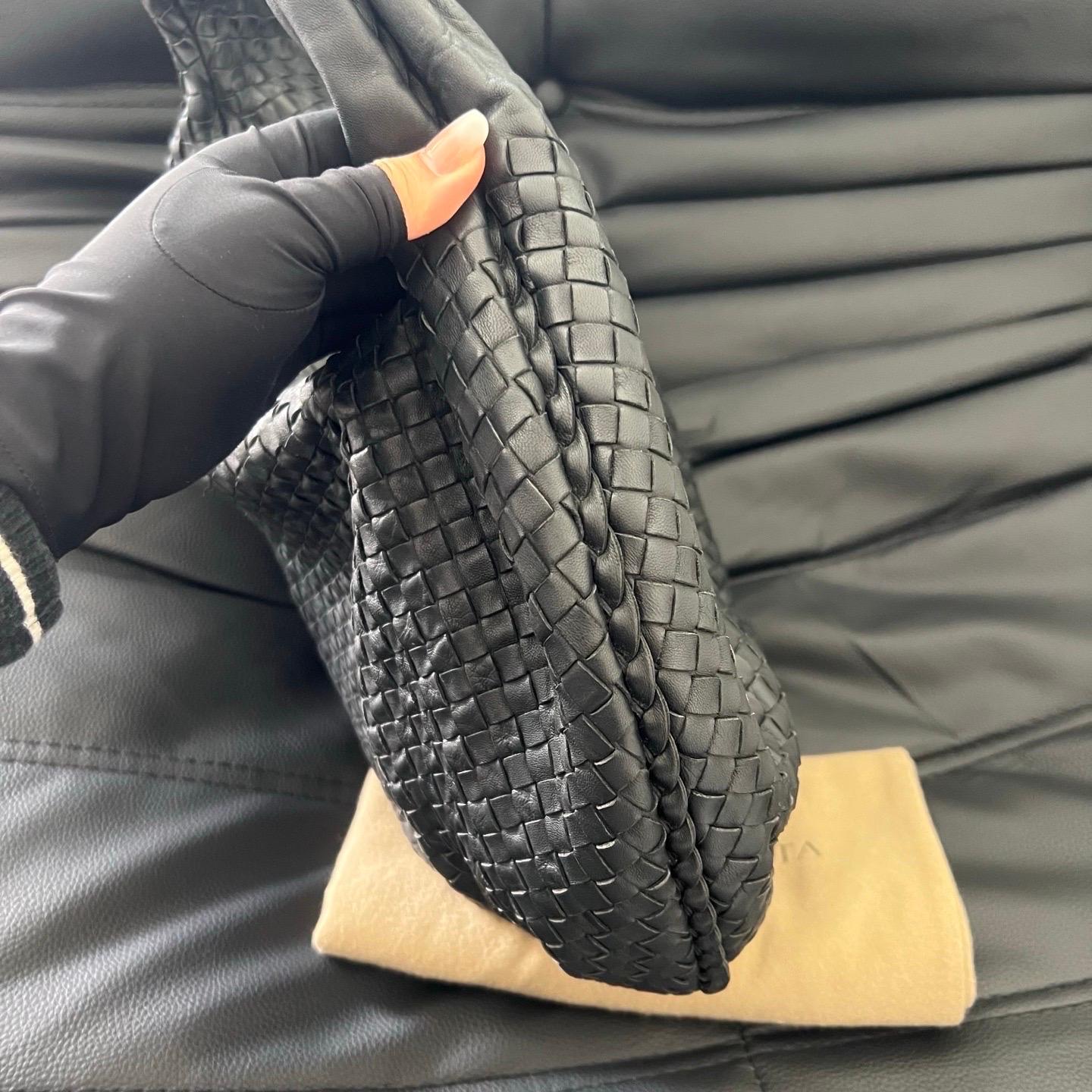 Bottega Veneta Belly Hobo Intrecciato Black Maxi 50cm For Sale 3