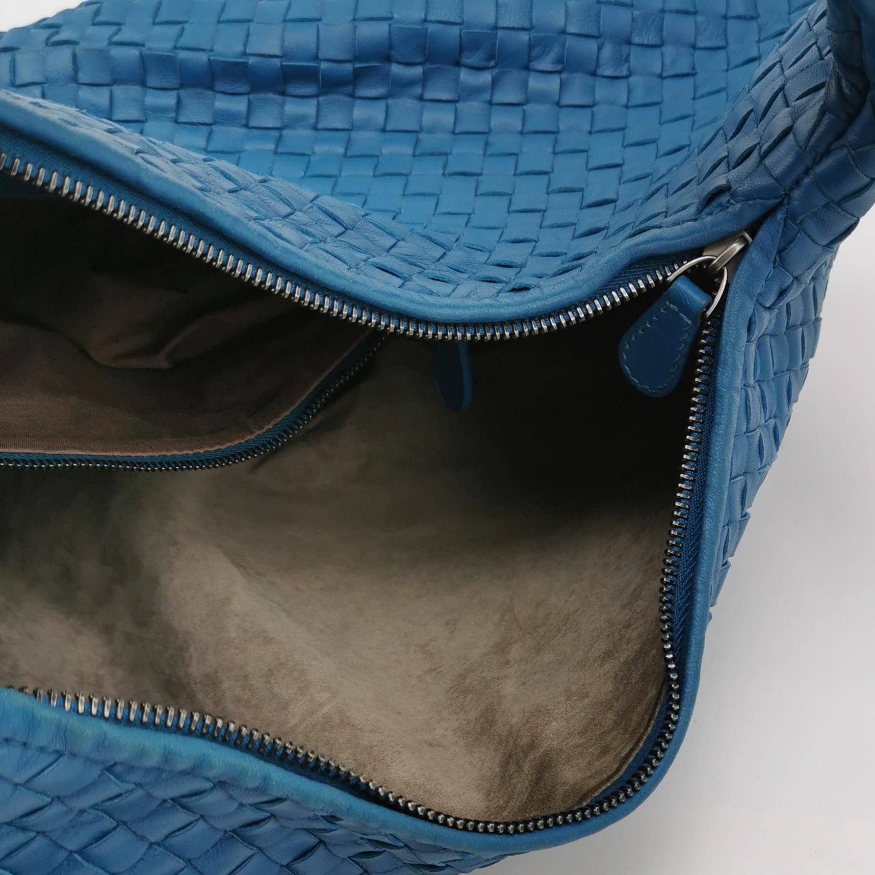 Bottega Veneta Belly Hobo Intrecciato Bleu Marine Cuir Maxi 50cm en vente 1