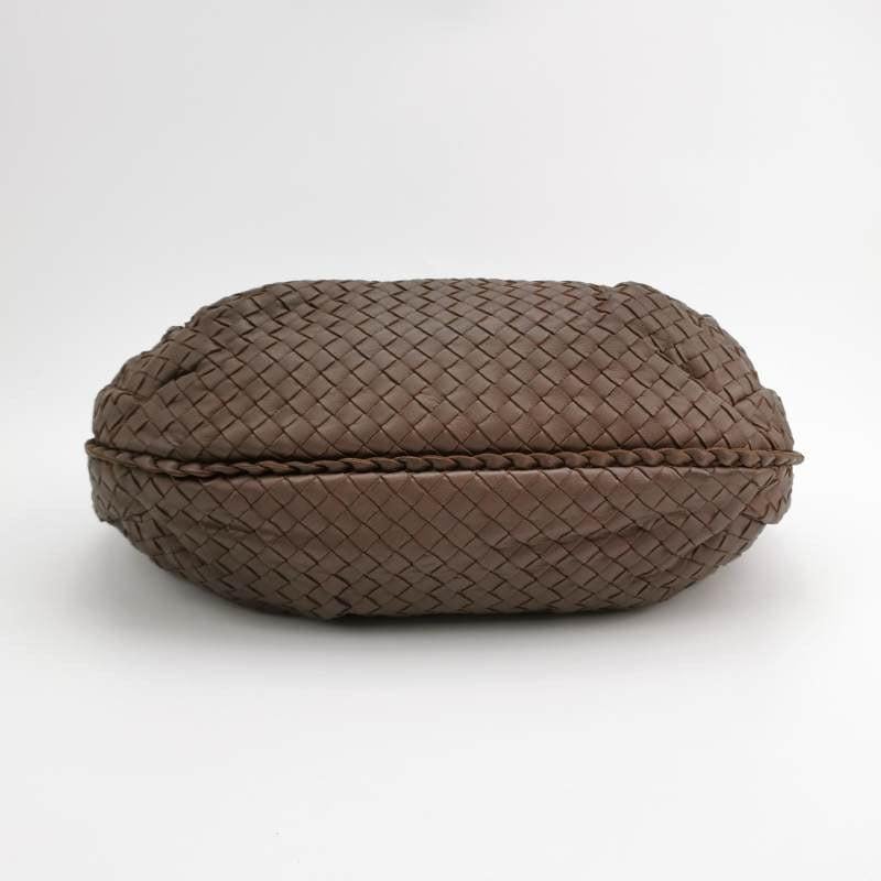 Bottega Veneta Belly Hobo Intrecciato Lambskin Leather Milk Chocolate Brown Medium 40cm
 These are professional photos of the actual bag.
 This Bottega Veneta Belly Hobo Bag is an exceptional piece of luxury, crafted from iconic lambskin leather