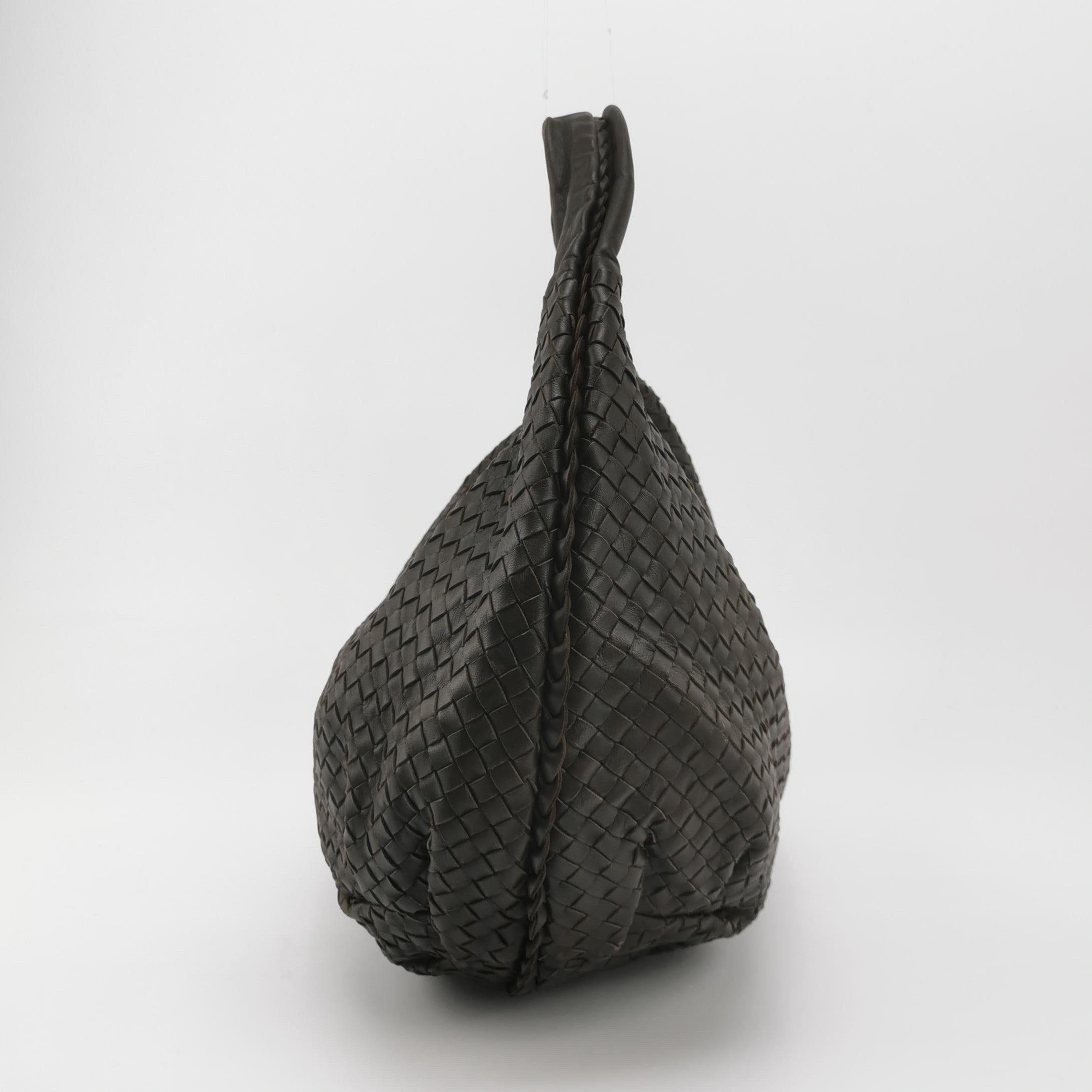 Noir Bottega Veneta Belly Hobo Intrecciato Cuir d'agneau Chocolat Brown Maxi 55cm en vente