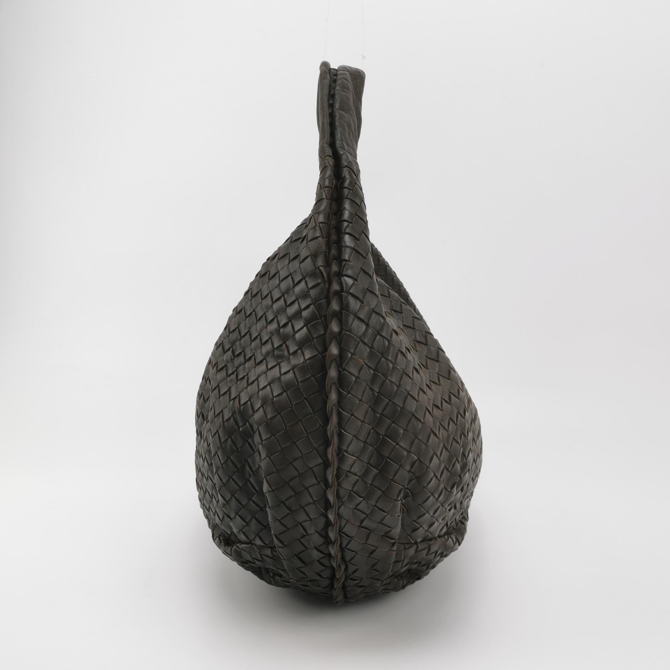 Bottega Veneta Belly Hobo Intrecciato Cuir d'agneau Chocolat Brown Maxi 55cm en vente 1