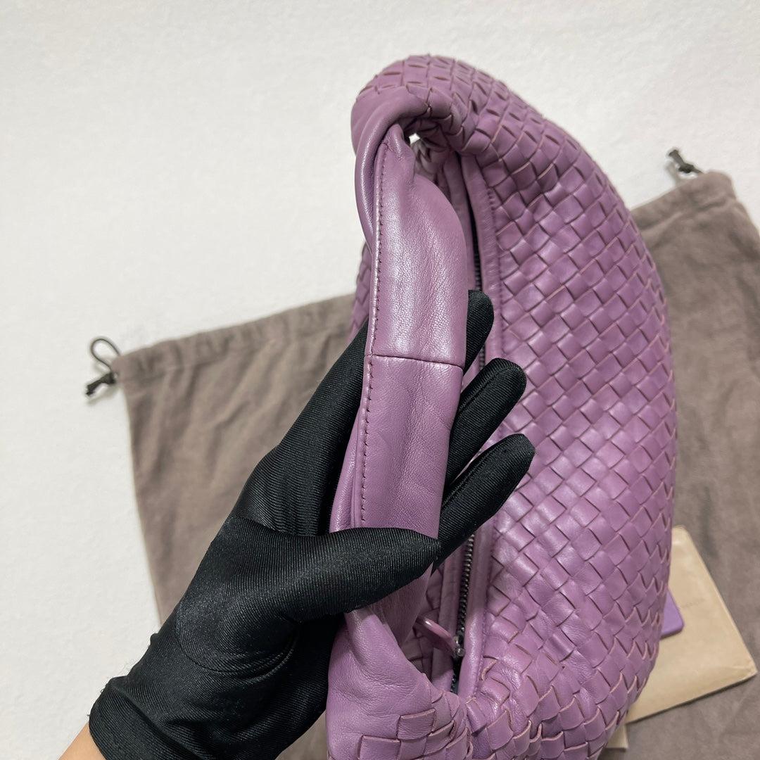Bottega Veneta Vientre Hobo Intrecciato Piel de cordero Lila Morado Mediano 40cm en Excelente estado para la venta en AUBERVILLIERS, FR