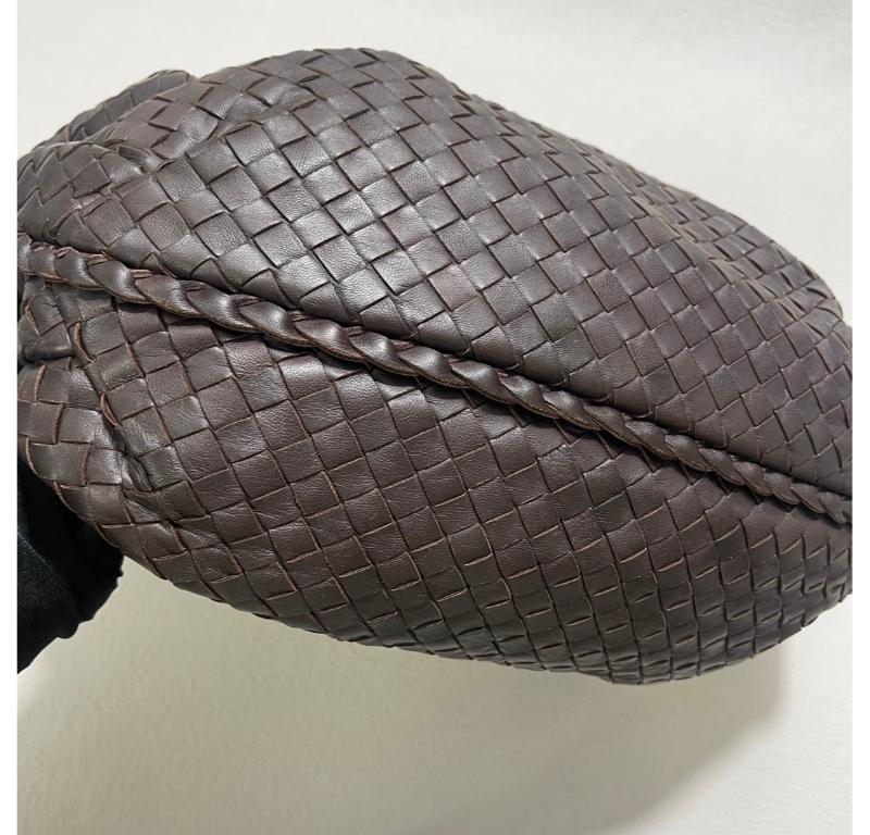 Bottega Veneta Belly Hobo Intrecciato in pelle di agnello marrone latte Borsa media 7