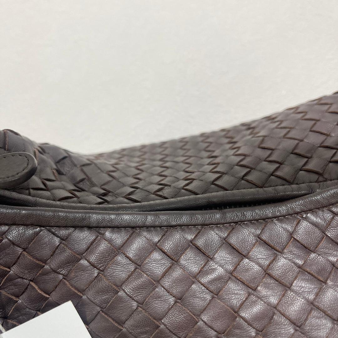 Bottega Veneta Belly Hobo Intrecciato in pelle di agnello marrone latte Borsa media 15