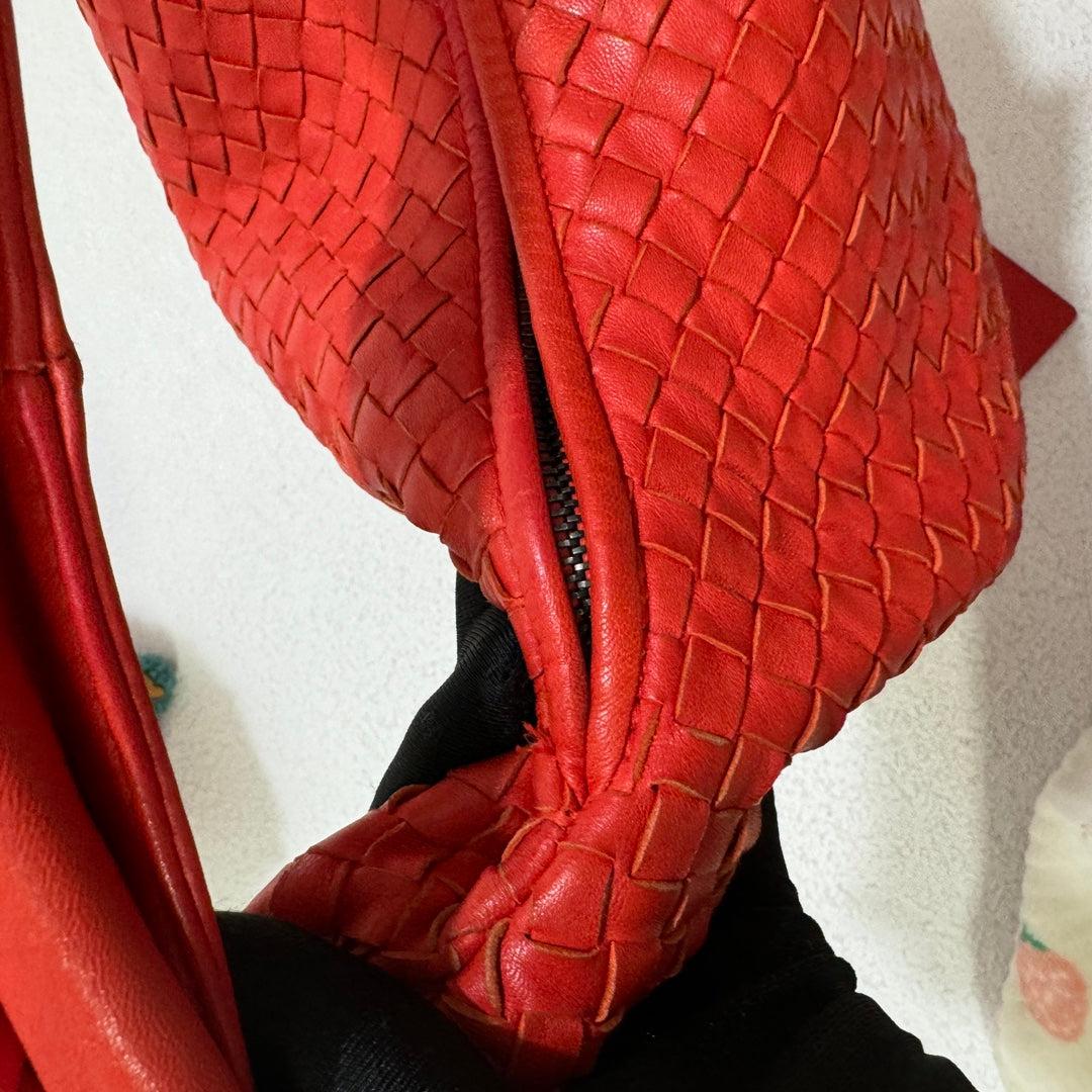 Bottega Veneta Belly Hobo Intrecciato Lambskin Leather Red Medium 40cm For Sale 6