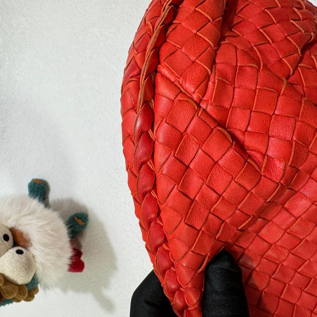 Bottega Veneta Belly Hobo Intrecciato Lambskin Leather Red Medium 40cm For Sale 9