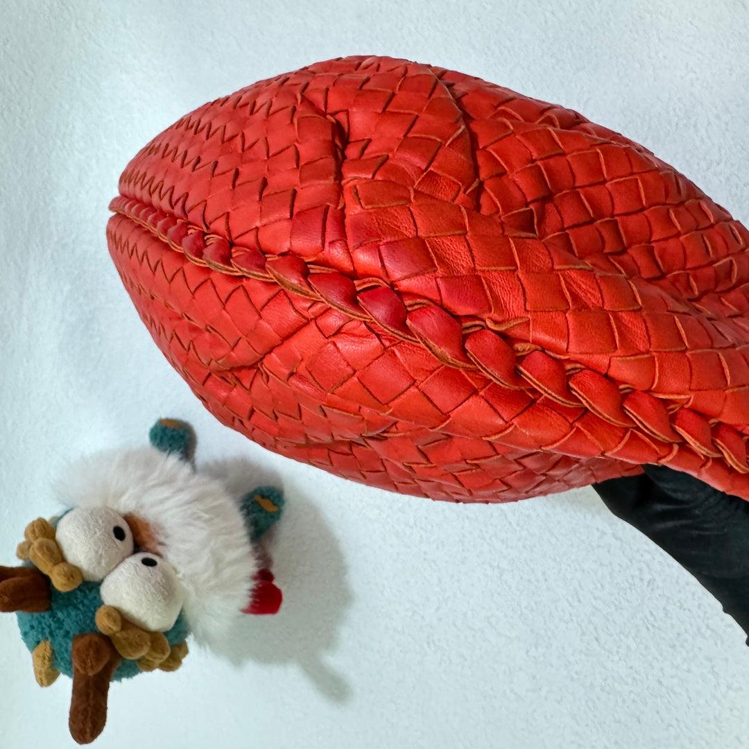 Bottega Veneta Belly Hobo Intrecciato Lambskin Leather Red Medium 40cm For Sale 2
