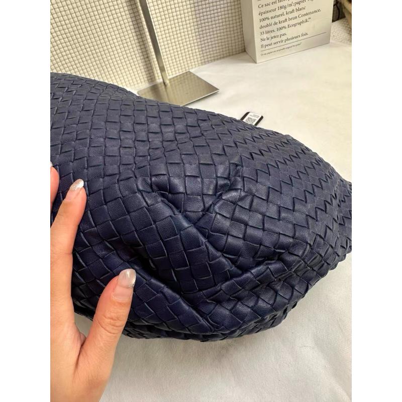Bottega Veneta Belly Hobo Intrecciato Leather Navy Large 45 en vente 2