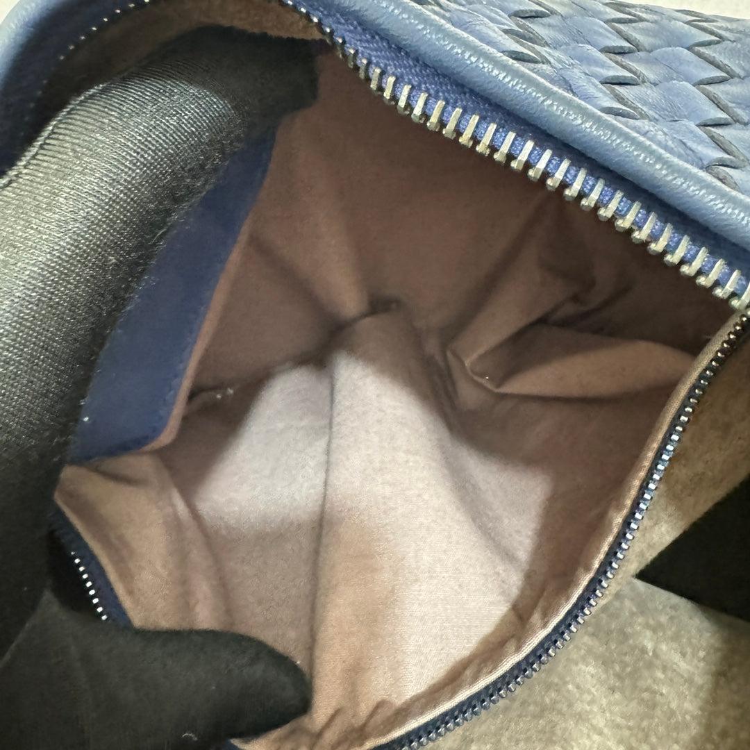 Bottega Veneta Belly Hobo Intrecciato Navy Large 47cm en vente 4