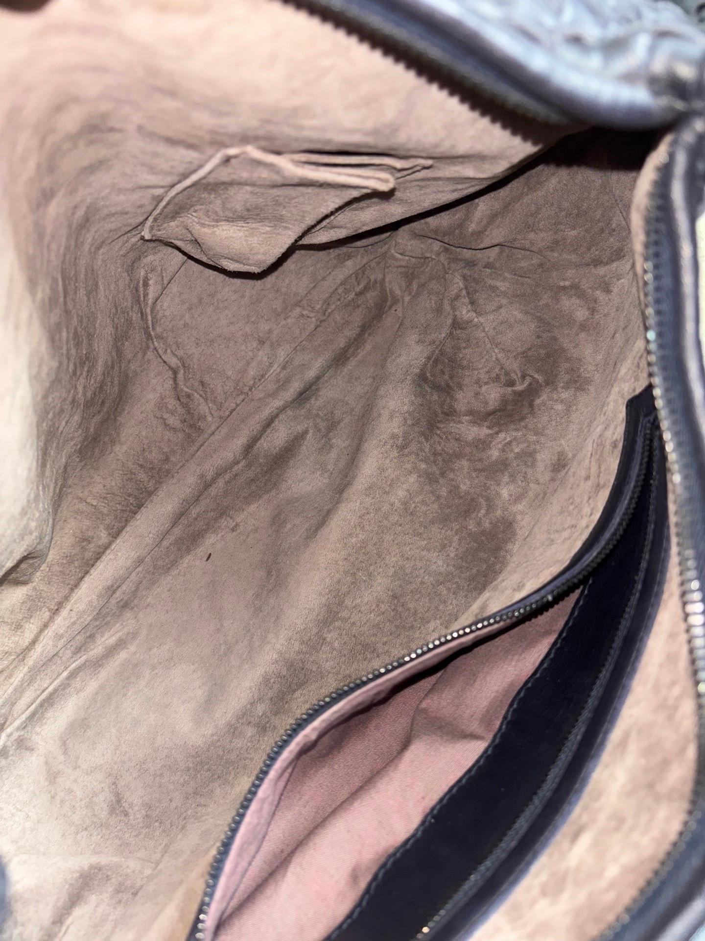 Bottega Veneta Belly Hobo Intrecciato in pelle Navy Maxi 50cm in vendita 11