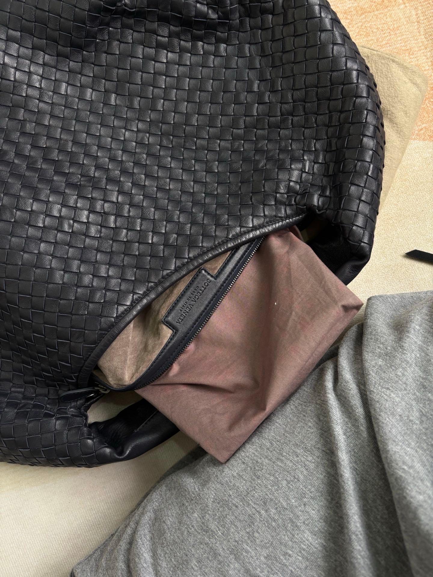 Bottega Veneta Belly Hobo Intrecciato in pelle Navy Maxi 50cm in vendita 13